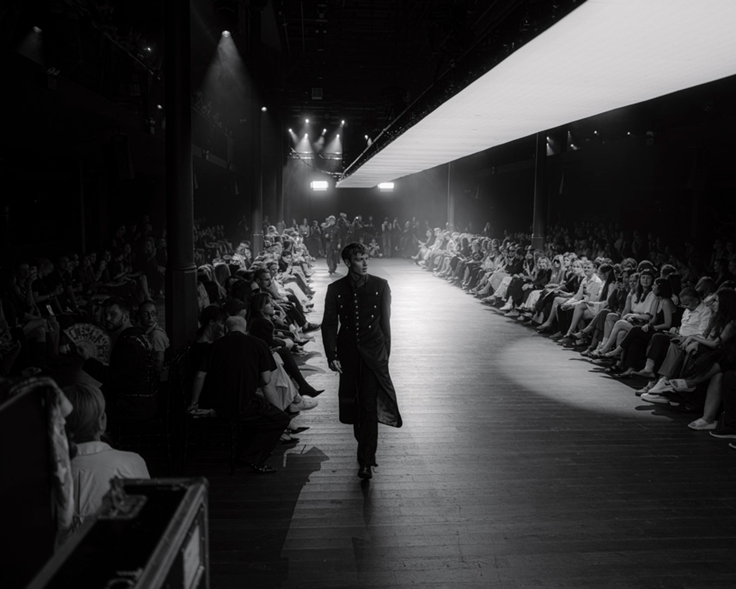 SURE CURATED X FURIOSA® na Mercedes-Benz Prague Fashion Week